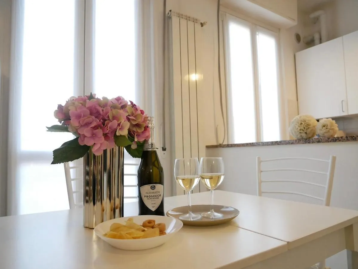 Diadema Pink - Immobili E Soluzioni Rent Apartment Bergamo